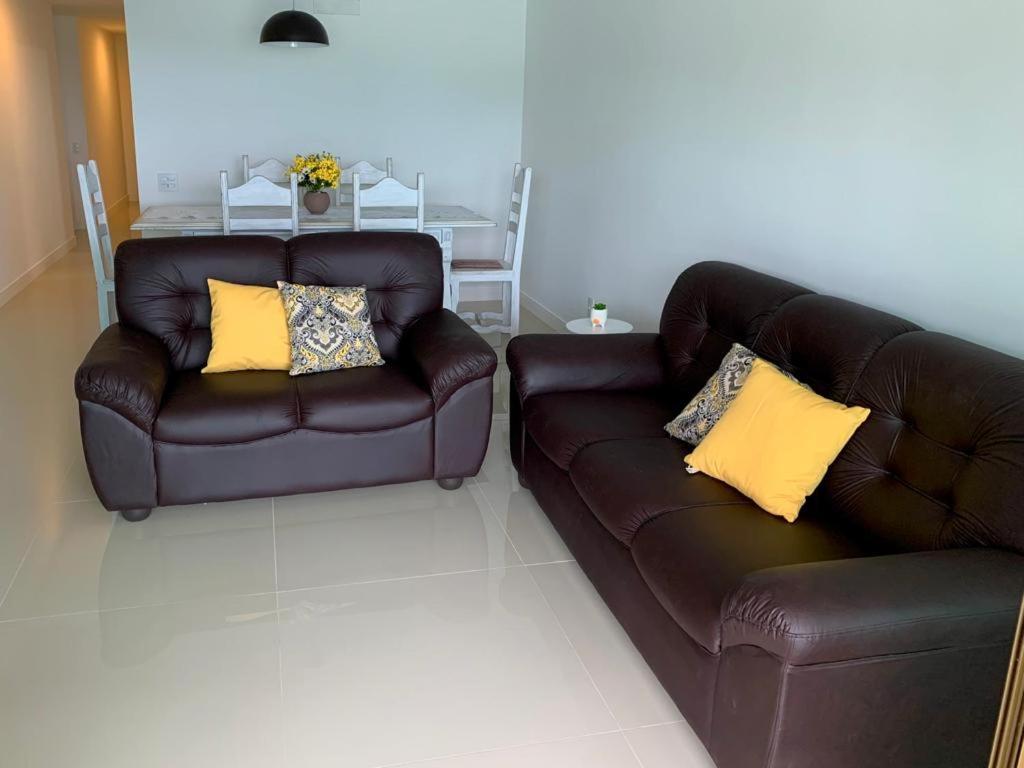 Apartamento Praia Dos Anjos 2 Vagas De Garagem E Ar-Condicionado Арраял-ду-Кабу Экстерьер фото