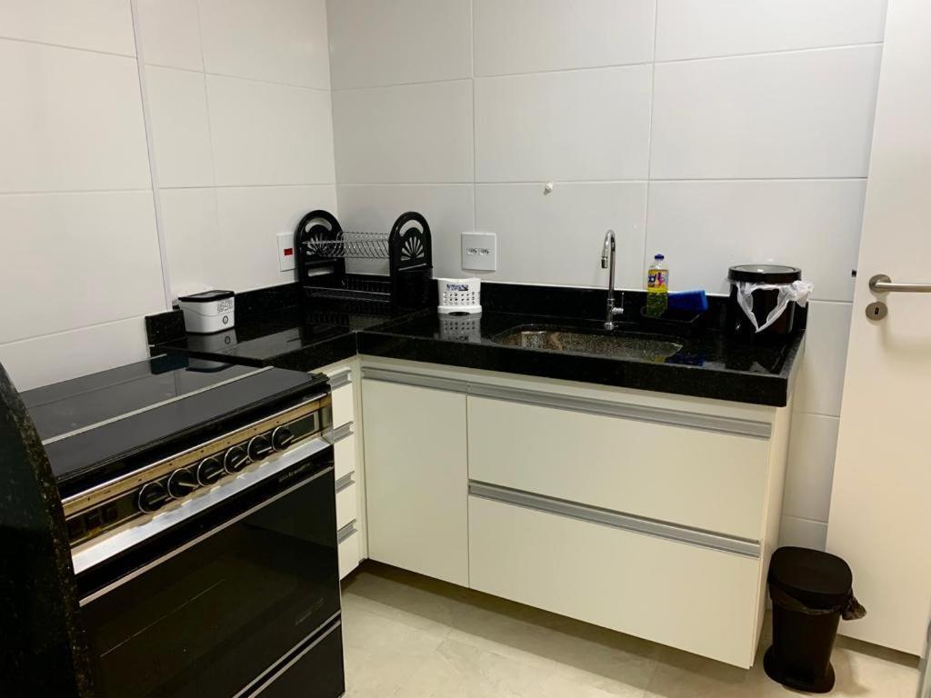 Apartamento Praia Dos Anjos 2 Vagas De Garagem E Ar-Condicionado Арраял-ду-Кабу Экстерьер фото